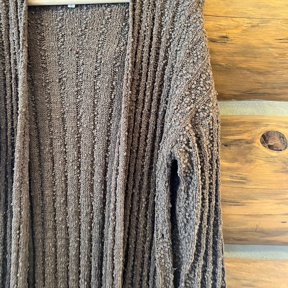 BKE Ribbed Popcorn Cardigan Sweater - Picture 4 of 5